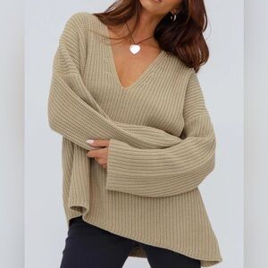 NWT WeWoreWhat oversized v neck sweater - size M/L